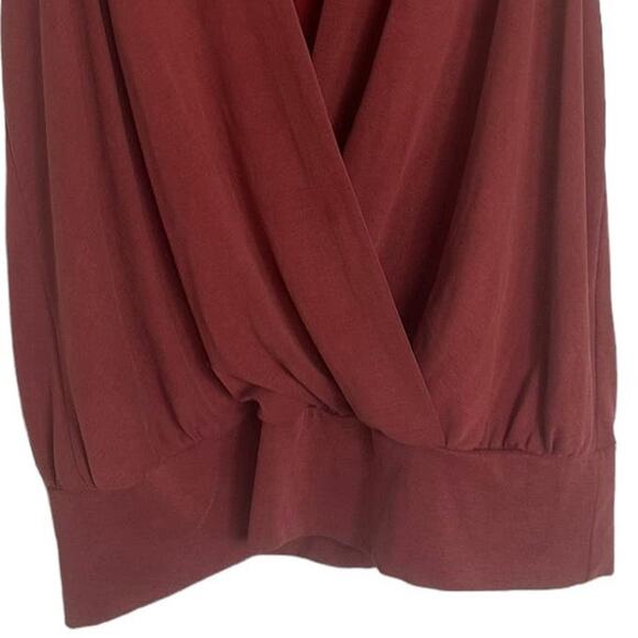 Solemio Womens Wrap Tank Top Sleeveless Stretch V-Neck Blouse Red S NWOT - Picture 5 of 9
